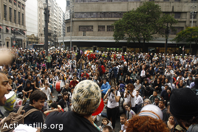 הפגנה למען חופש תנועה, יולי 2013. (רפאל סאנז)