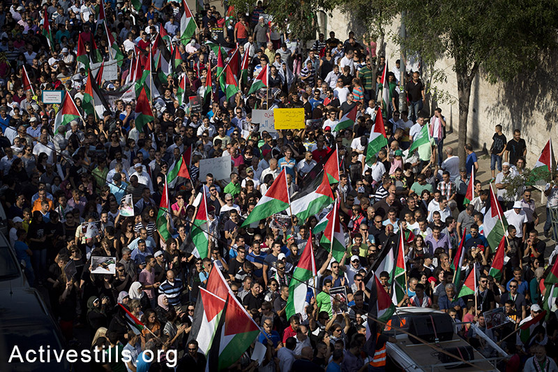 מעל שלושת אלפים פלסטינים תושבי ישראל השתתפו בהפגנה נגד המתקפה על עזה בעיר נצרת, ה-21 ליולי, 2014. המשטרה פיזרה את ההפגנה ועצרה מעל 15 מפגינים. (אורן זיו/אקטיבסטילס)