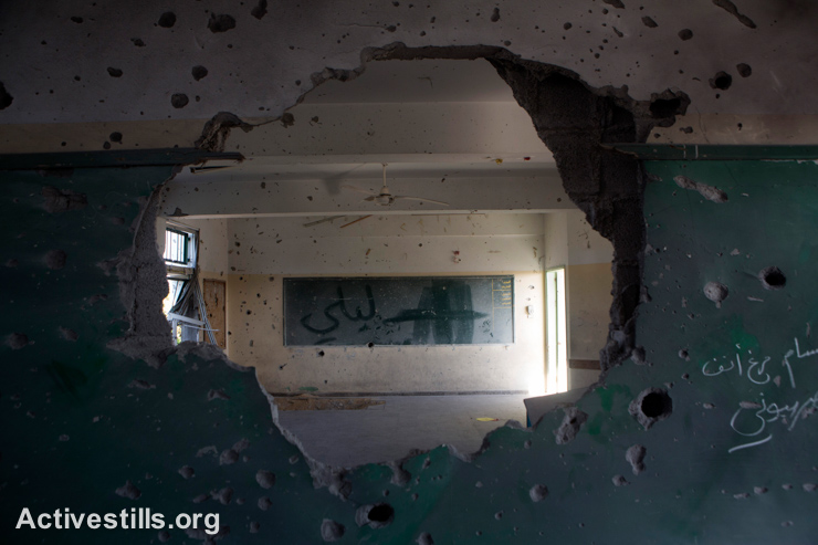 כיתת בית ספר הרוסה בבית הספר סובהי אבו-קארש, אשר הופצץ על ידי הצבא במהלך המתקפה על שכונת שג׳עיה. מזרח עזה, ה-4 לספטמבר, 2014. (אקטיבסטילס)