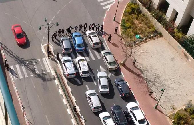 חרדים חוסמים כביש (חברון גרנביץ')