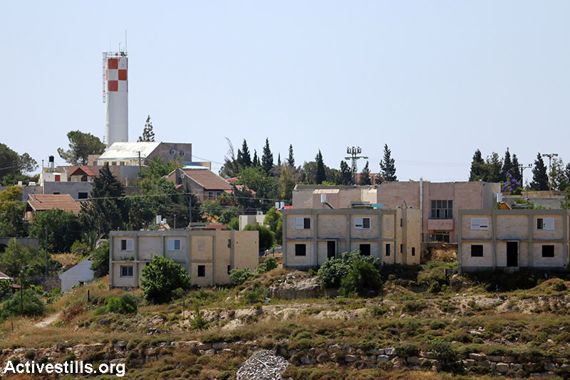 הרחבה בהתנחלות שילה על אדמות הכפר קריות, הגדה המערבית, 6 ביוני 2015. (אחמד אל-באז/אקטיבסטילס)