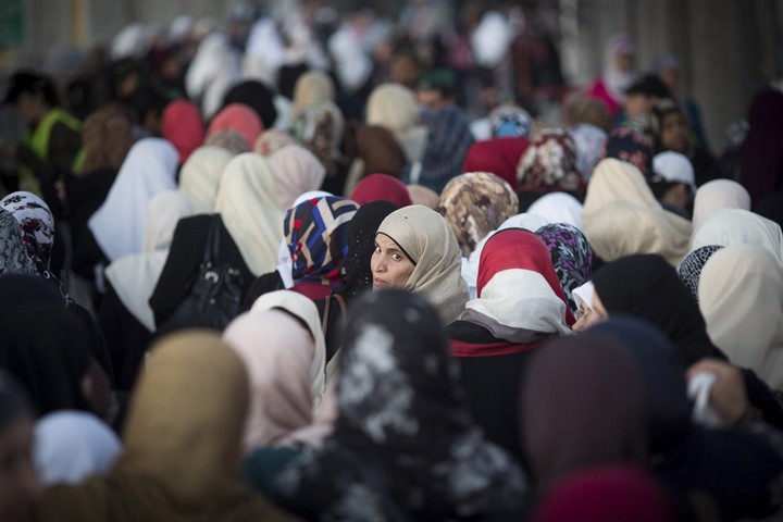 נשים במחסום קלנדיה, רמדאן (אקטיבסטילס)