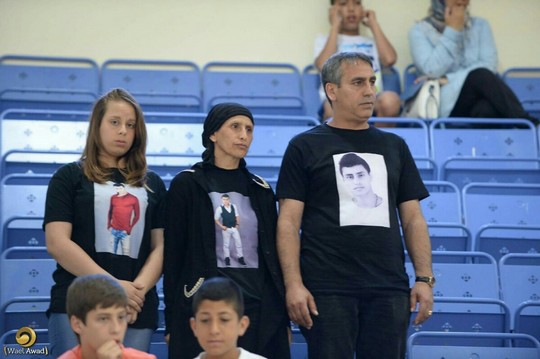 משפחתו של מחרוס זבידאת במשחק שנערך לזכרו בחיפה (צילום: וואיל עוואד)