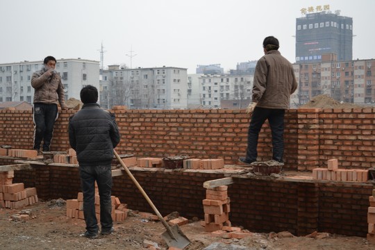 פועלי בניין בבייג'ינג (רחל בית אריה)