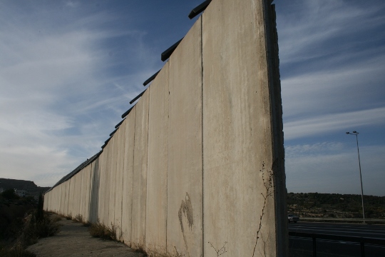 חומה, כביש 60 (חגי מטר)