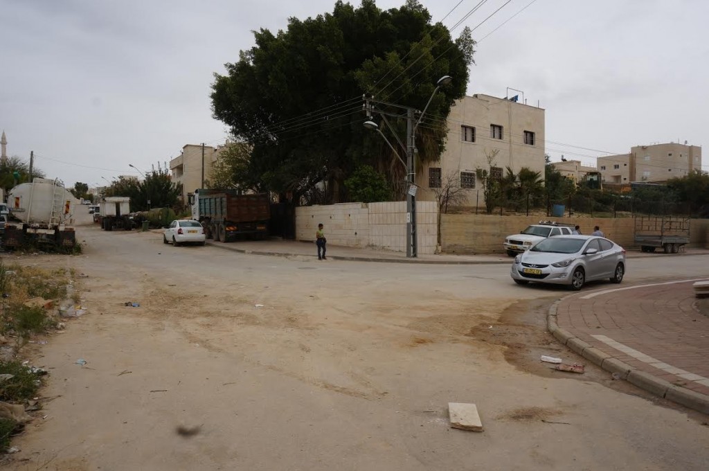 הצומת בה התרחשה הדריסה. מצד ימין מיקום הדריסה. קדימה הרחוב בו התבצע המרדף.