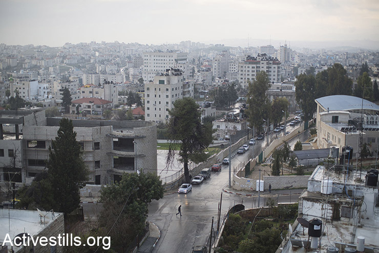 מבט כללי על העיר הפלסטינית רמאללה, הגדה המערבית, 22 בפברואק 2016. (אורן זיו / אקטיבסטילס)
