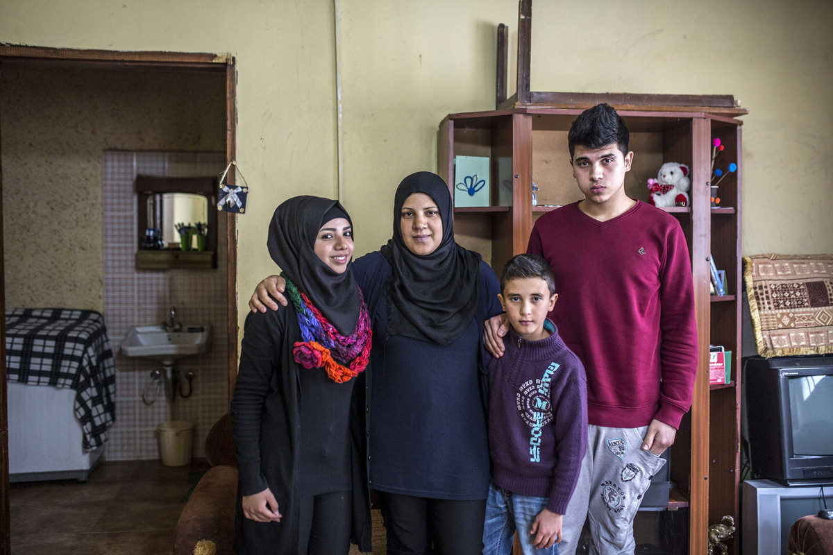 פליטים בלבנון: איה ומשפחתה, מחנה אל-ג'ליל (אן פאק / אקטיבסטילס)