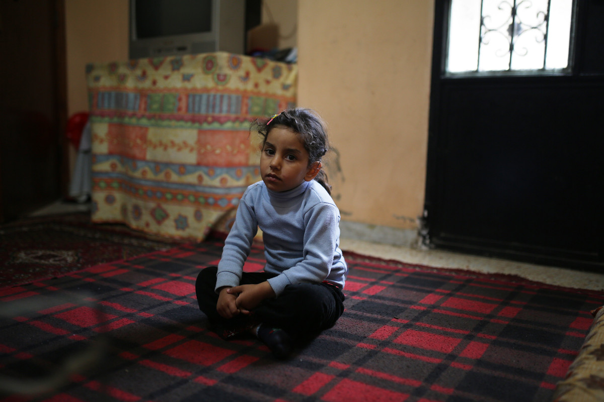 פליטים בלבנון: טלא, אחייניתו של יאסר, בעלבכ (אן פאק / אקטיבסטילס)