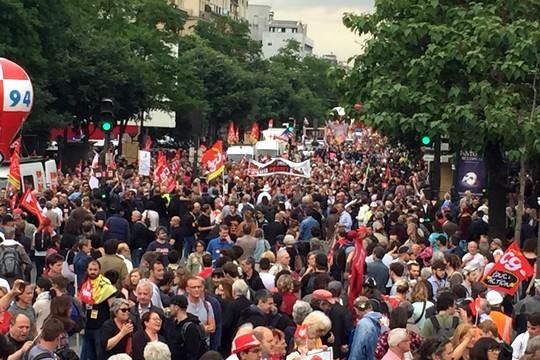 מאות אלפים בצעדת עובדי הארגונים נגד הרפורמה בעבודה. פריז, צרפת 28 ביוני 2016 (צילום: חגי מטר)