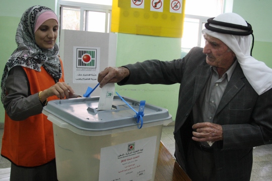 הבחירות המקומיות בגדה המערבית, 2012 (עיסאם רימאווי / פלאש90)