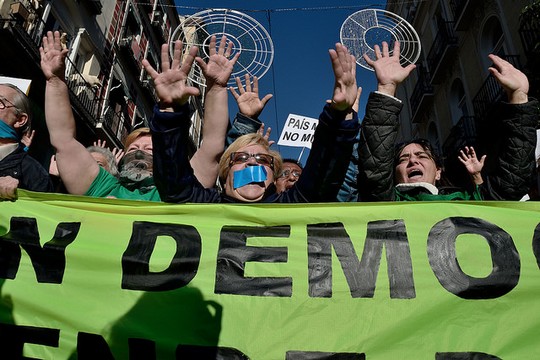 הפגנה נגד "חוק ההשתקה", מדריד  (Adolfo Lujan / DISO Press, CC BY-NC-ND 2.0)