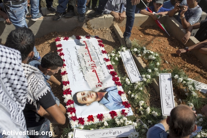 הלוויתו של מועתז איברהים זווארה, שנהרג מירי חיילים בזמן עימותים עם הצבא באזור בית לחם (אן פאק / אקטיבסטילס)