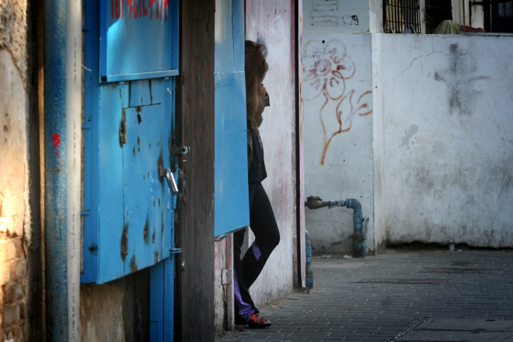 אשה בזנות בתל אביב. אילוסטרציה (פלאש 90)