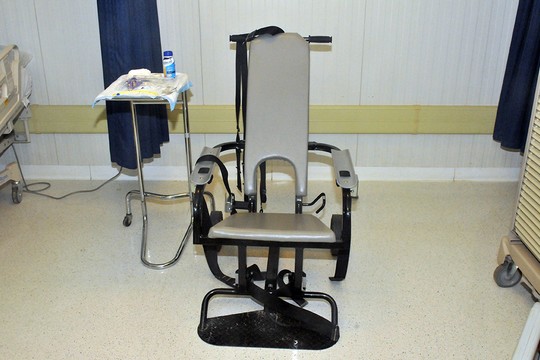 כסא להזנה בכפייה, כלא גואנטנמו 