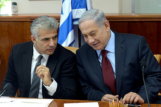 נתניהו ולפיד, בסיפור אגדה שבו אף אחד לא הולך לשירותים אף פעם. (חיים זך/אוסף התצלומים הלאומי)