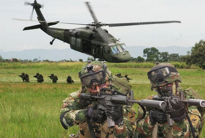 צבא קולומביה באימונים (Mrnico1092 CC BY-SA 3.0)