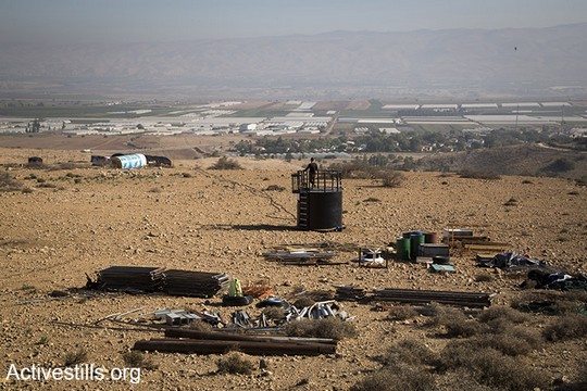 הכנה להרחבה, מאחז חדש מוקם ליד ההתנחלות מחולה. בקעת הירדן, 8 בדצמבר 2016. (קרן מנור/אקטיבסטילס)
