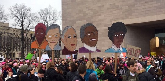 צעדת חצי מליון הנשים בוושינגטון (אמה לואיס / Just Vision)