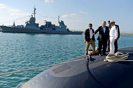 הבנתי שהייתי רכוש שלהם. מפקד חיל הים רם רוטברג וראש הממשלה נתניהו (צילום: קובי גדעון/לע״מ)