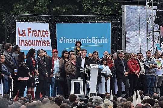 ז'אן לוק מלנשון, בעצרת של "צרפת לא-כנועה" במהלך הקמפיין לנשיאות 2017 (צילום: Tiraden, ויקימדיה CC BY-SA 4.0)