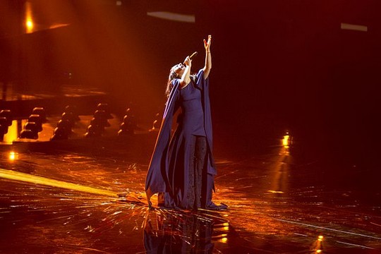 ג'מאלה, נציגת אוקראינה שרה את השיר הזוכה באירוויזיון 2016 (צילום: Albin Olsson, CC BY-SA 4.0)
