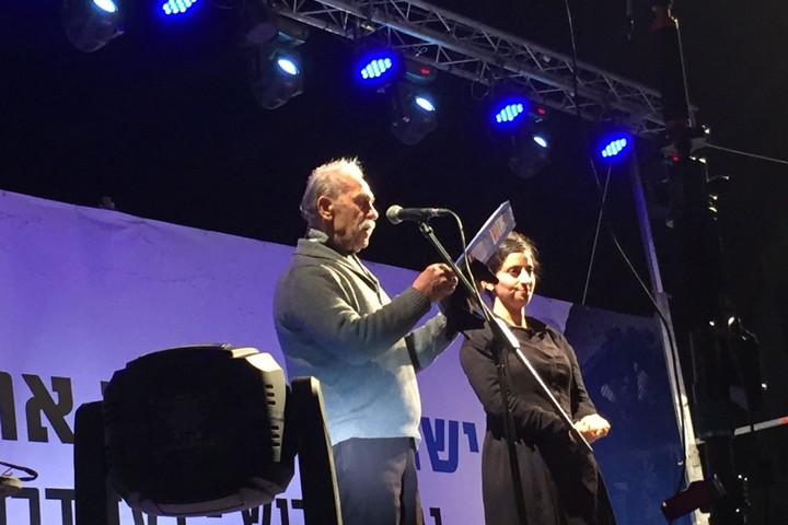 ראובן אברג'יל בהפגנה נגד הגירוש ובעד דרום תל אביב. כיכר רבין 24 במרץ 2018 (חגי מטר)