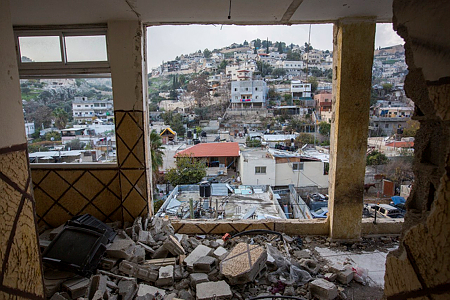 מבט מתוך בית הרוס בסילוואן. הפלסטינים במזרח ירושלים זקוקים לאסטרטגיה חדשה (צילום: מרים אלסטר/פלש 90)