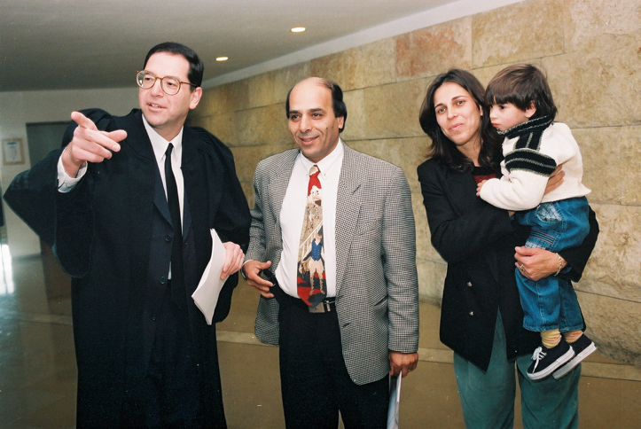 עדל קעדאן ואשתו אימן בבית המשפט העליון. חוק הלאום יבטל למעשה את משמעות הפסיקה לטובתו (צילום: פלאש90)