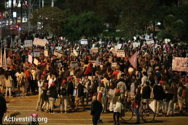 המפגינים מתארגנים לקראת ההפגנה הערב (אורן זיו/ אקטיבסטילס)