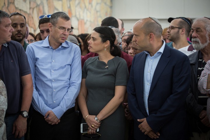 טאוב והמקום שהוא מקבל בעיתון הארץ מעניקים שכבה נוספת של לגיטימציה למהלך ההשתלטות של שקד, בנט, אם תרצו והימין המתנחלי על השיח (הדס פרוש / פלאש 90)