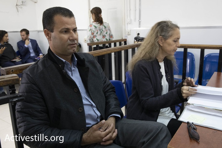 עבדאללה אבו רחמה ועו"ד גבי לסקי במהלך הדיון, 14.11.2018 (אורן זיו/ אקטיבסטילס)