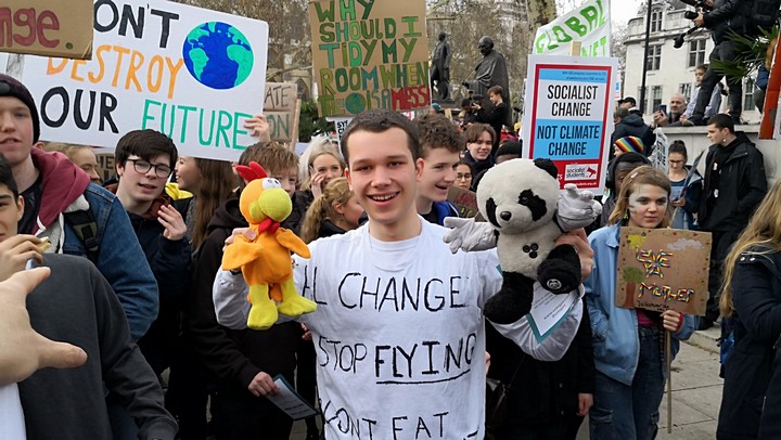 שביית התלמידים נגד משבר האקלים בלונדון. מרץ 2019. (צילום: Philip McMaster, פליקר CC BY-NC 2.0)