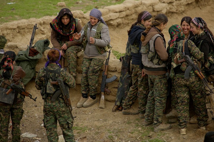 לוחמות המיליציה הכורדית-סורית YPG (צילום: Kurdishstruggle)