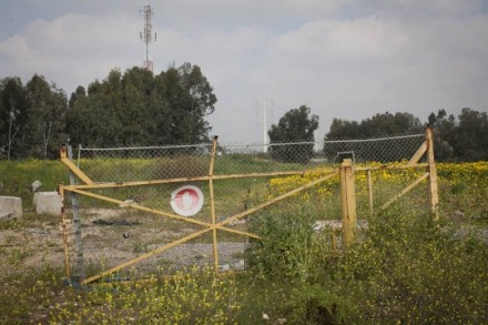 שער נטוש במקטע גדר שבוטל, קלקיליה (אורן זיו / אקטיבסטילס)