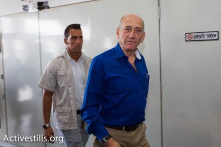 נשפט והורשע למרות שתמך בנסיגה משטחים.
