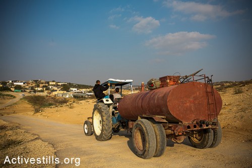הכפר הבדואי הבלתי מוכר אֻםּ אַל-חִירָאן (יותם רונן/אקטיבסטילס)