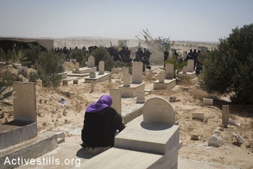 ההריסות בבית הקברות אל-עראקיב (אקטיבסטילס)