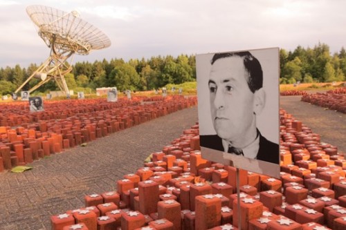 זכרון אבוד ביער הולנדי: מסע קטן למחנה הריכוז וסטרבורק