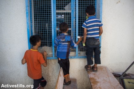ילדים בבית הספר של אונר"א, ג'בליה (באסל יאזורי / אקטיבסטילס)