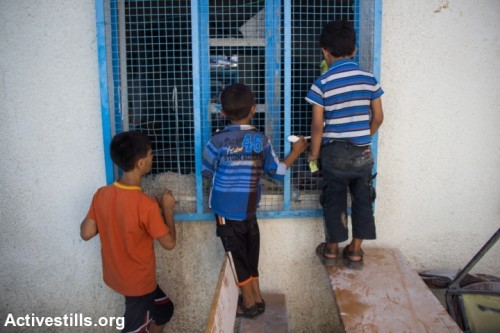 ילדים בבית הספר של אונר"א, ג'בליה (באסל יאזורי / אקטיבסטילס)