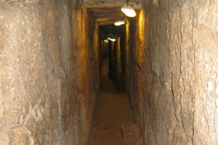 תעלת ביוב קדומה בסילואן. (צילום: "עמק שווה")