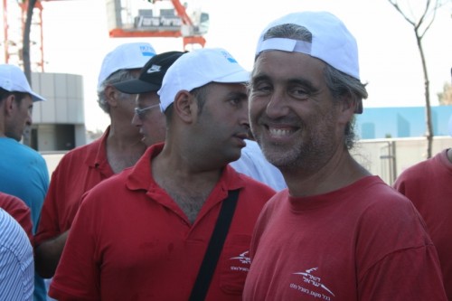 עובדי דואר במחאה (חגי מטר)