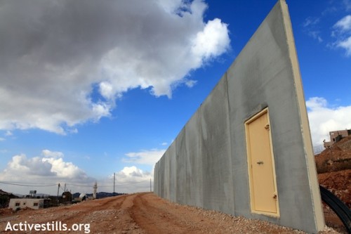קטע בהקמה מחומת ההפרדה ליד וואלג'ה (צילום ארכיון: אן פאק, אקטיבסטילס)
