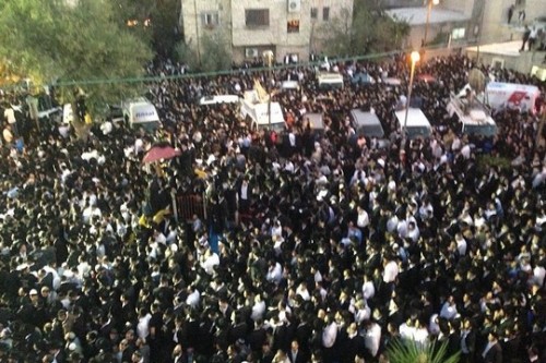 הלווית הרב עובדיה יוסף. צילום מעלה היצירה (CC BY-SA 3.0) הלווית הרב עובדיה יוסף. צילום מעלה היצירה (CC BY-SA 3.0)