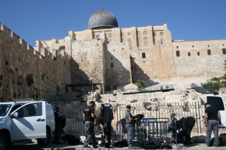 שוטרי יס"מ מחוץ לעיר העתיקה מקפלים ציוד לאחר שלא היו עימותים במשמרת שלהם (חגי מטר)