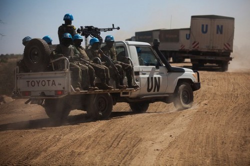 "הקסדות הכחולות", כוח המשימה המשולב של האו"ם והאיחוד האפריקני UNAMID בדארפור (צילום: United Nations Photo, פליקר CC BY-NC-ND 2.0)