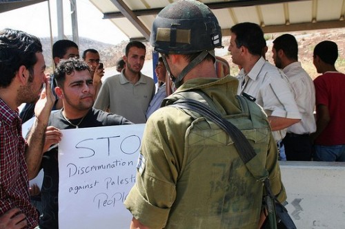 שיפור זכויות האדם בגדה לא יסכל לחץ חיצוני על ישראל; להיפך 