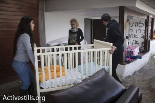 צפו: תושבי גבעת עמל נערכים לפינוי שמונה משפחות מבתיהן