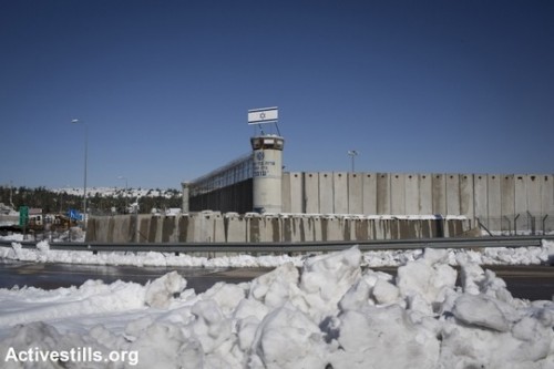 כלא עופר בשלג (אורן זיו / אקטיבסטילס) כלא עופר בשלג (אורן זיו / אקטיבסטילס)